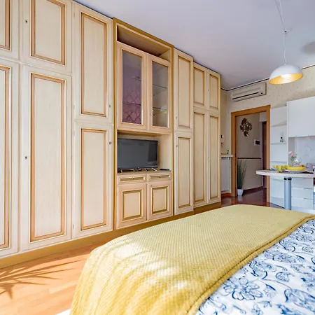 Porta Romana Di Charme Apartment